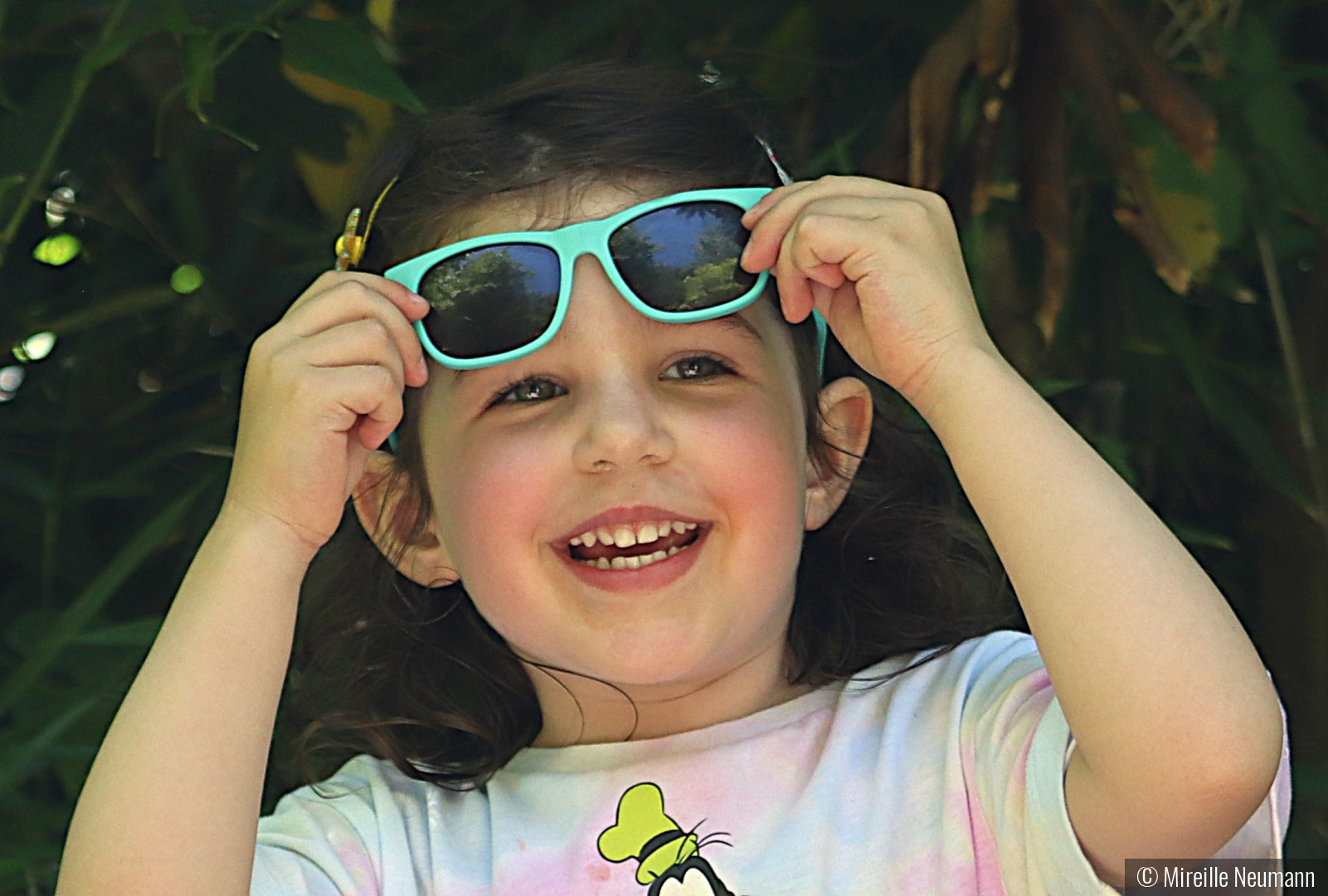 Abigail with sunglasses by Mireille Neumann