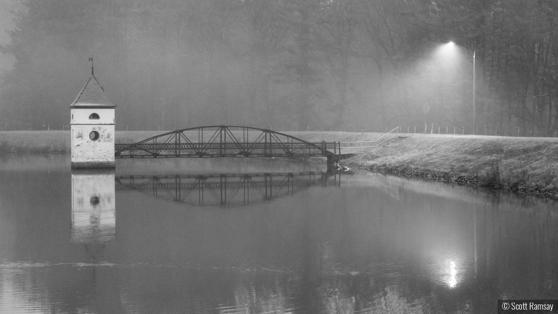Cold, Wet Winter Night...Perfect for photography by Scott Ramsay