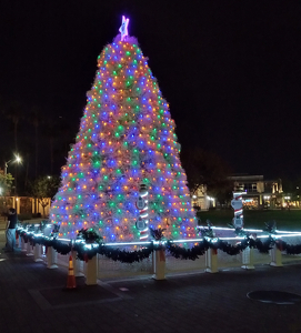 Tubleweed Christmas Tree - Photo by Chip Neumann